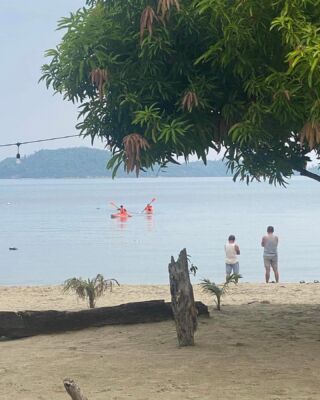 Paddles up! On the water is your happy place. The water was calm and flat.#amilastay #NegrosOccidental #tauchen #reisen #holiday #Philippines